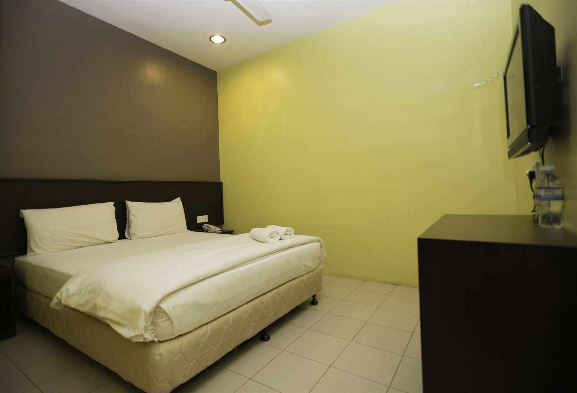 Bary Inn, Klia & Klia2 - 24 Hours Free Airport Pick-Up Sepang Extérieur photo
