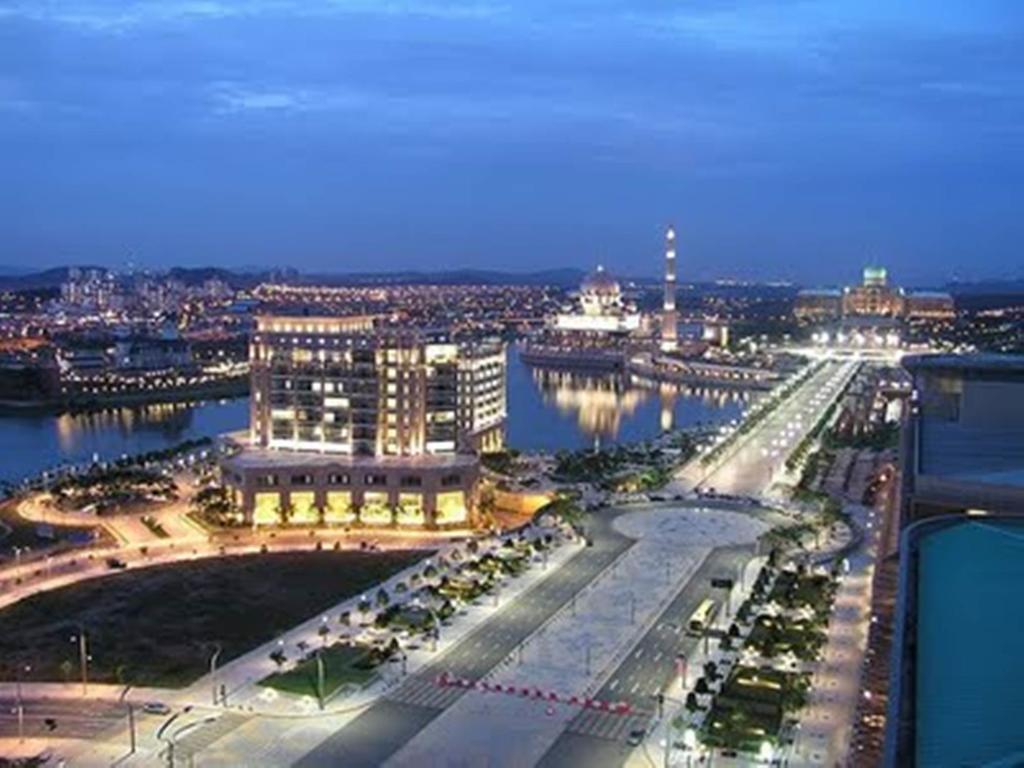 Bary Inn, Klia & Klia2 - 24 Hours Free Airport Pick-Up Sepang Extérieur photo